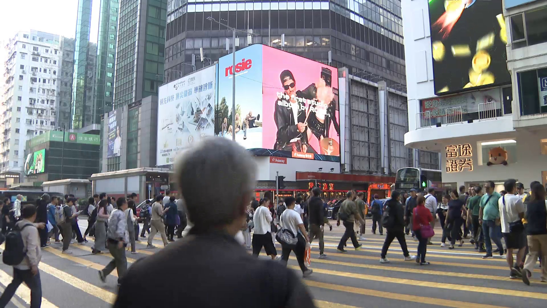 本港僱員每月工資中位數為20,500元　按年升3.6%