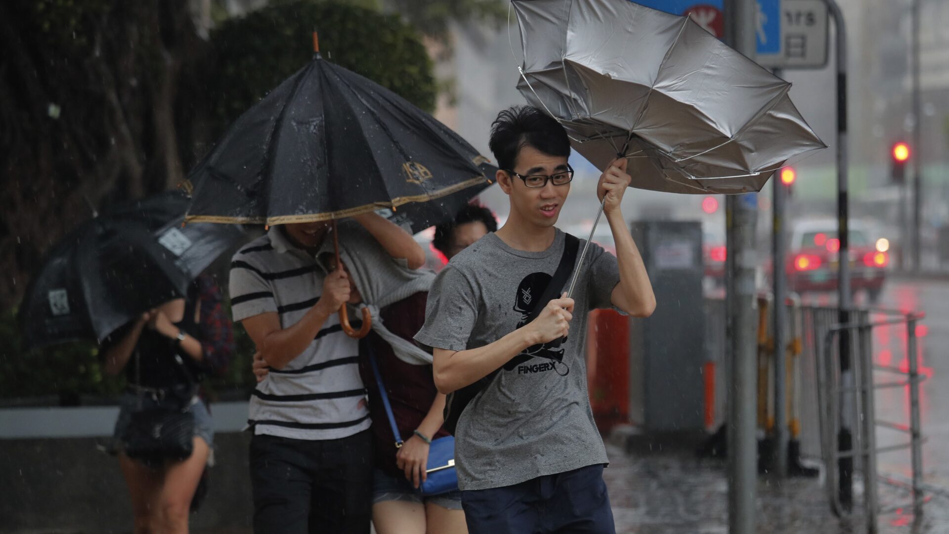 颱風楊柳｜天文台發出一號風球　評估是否今晚至明早改發三號風球