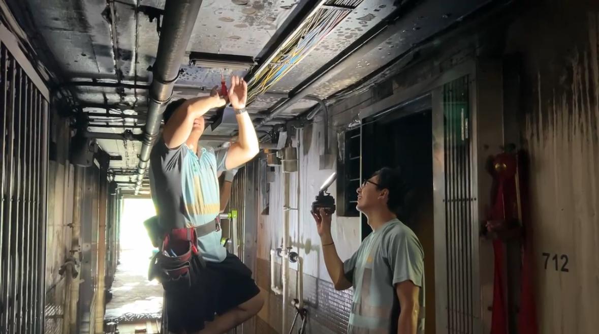 大圍美林邨單位火警　疑香燭點燃雜物肇禍　兩人不適送院