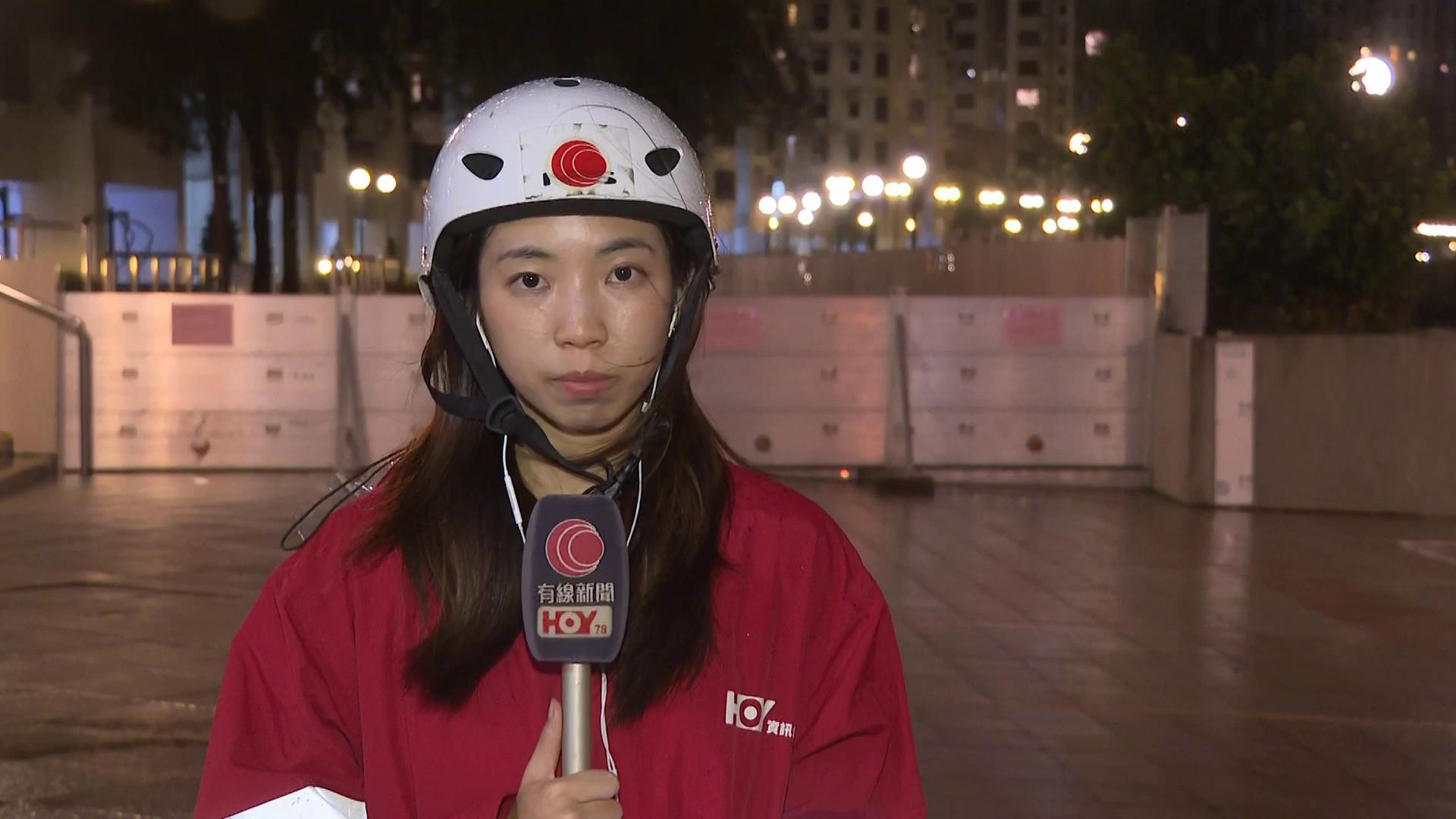 塔巴｜八號風球至少維持至早上11時　記者直擊杏花邨風勢