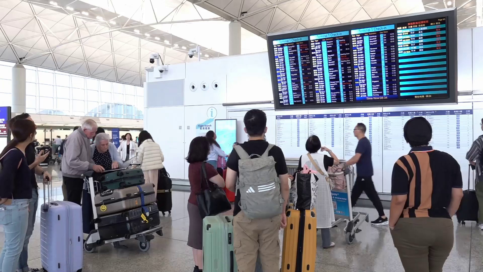 塔巴｜機管局：料全日處理800班機　機場晚上持續繁忙
