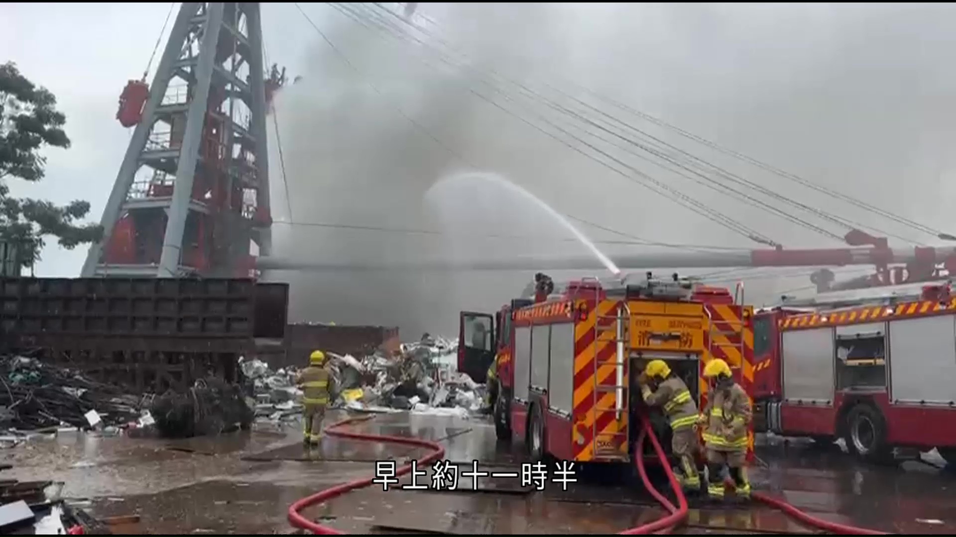 新油麻地避風塘躉船起火　無人受傷