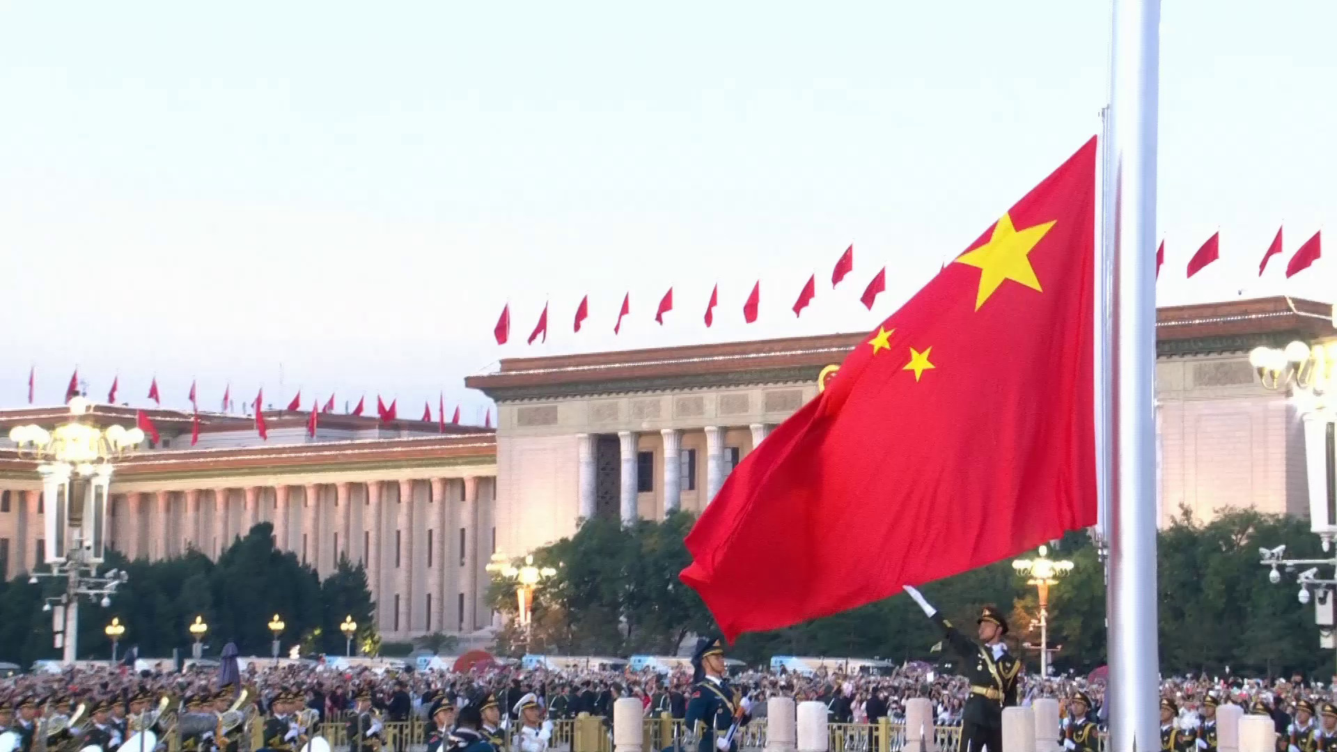 十一國慶｜國慶天安門廣場舉行升國旗儀式