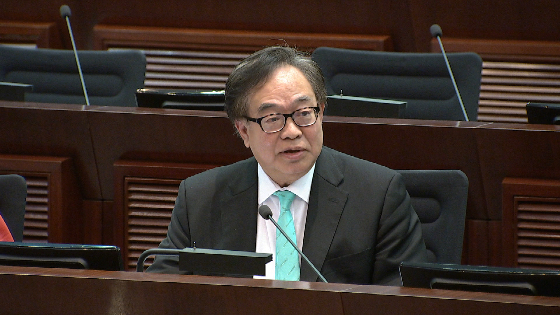 立法會選舉｜滿70歲議員過半棄選　盧偉國：支持議會年青化　葉劉：會適時公布