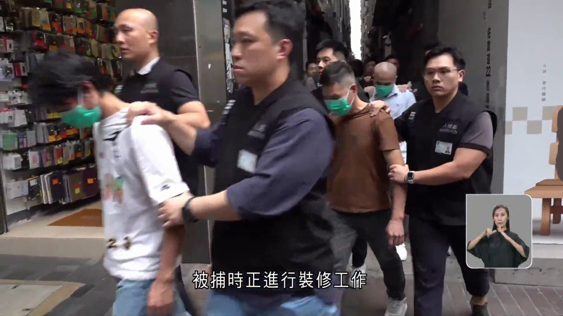 入境處拘19名裝修及地盤黑工　日薪介乎300至600元　兩僱主同被捕