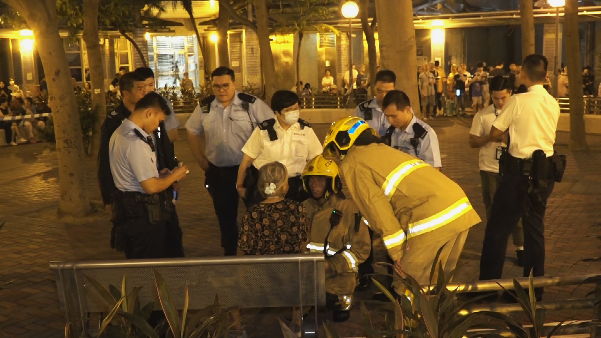 元州邨單位火警　一童不適送院