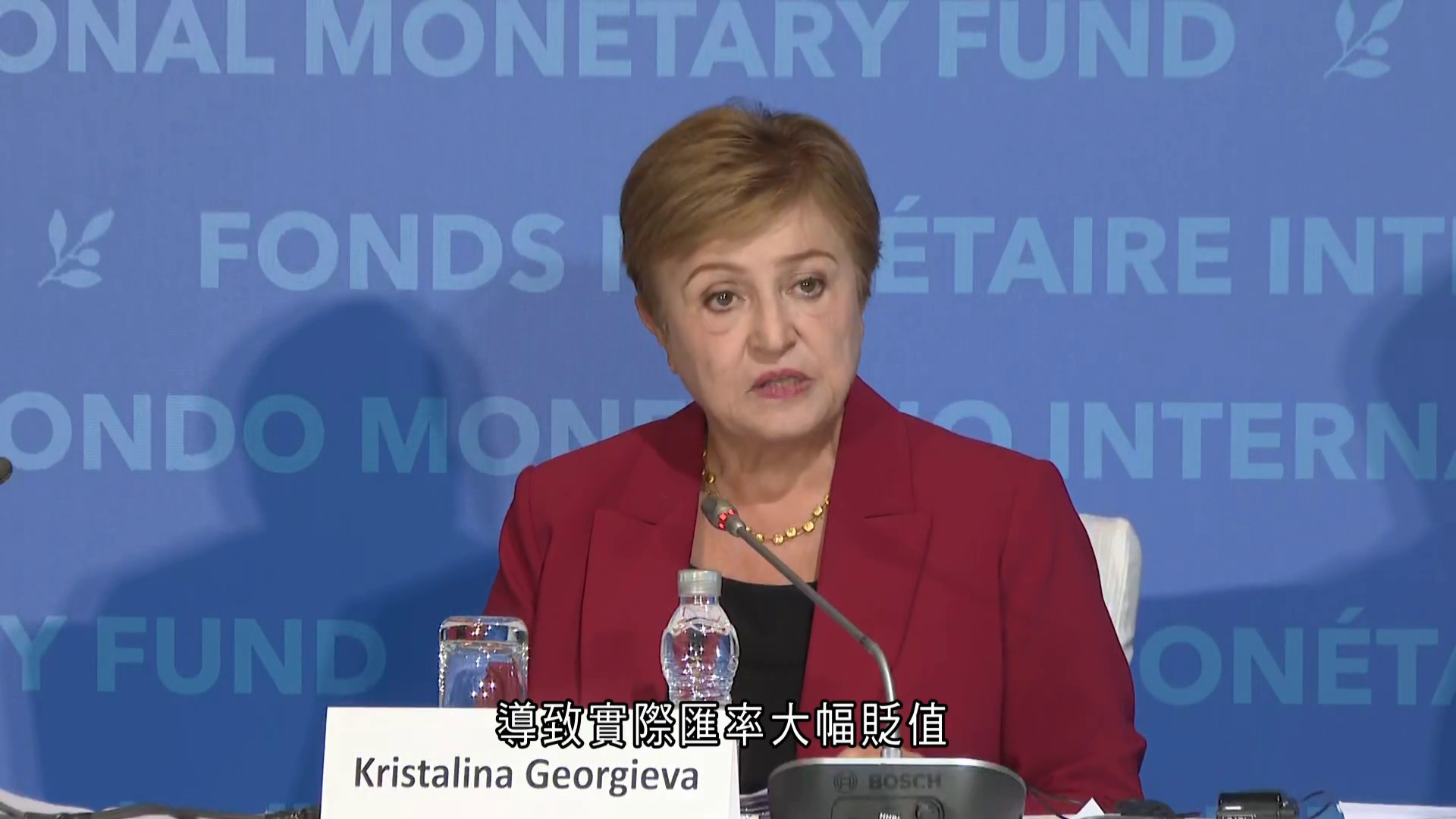 IMF上調明年中國經濟增長預測至4.5%　籲轉型為消費驅動型經濟