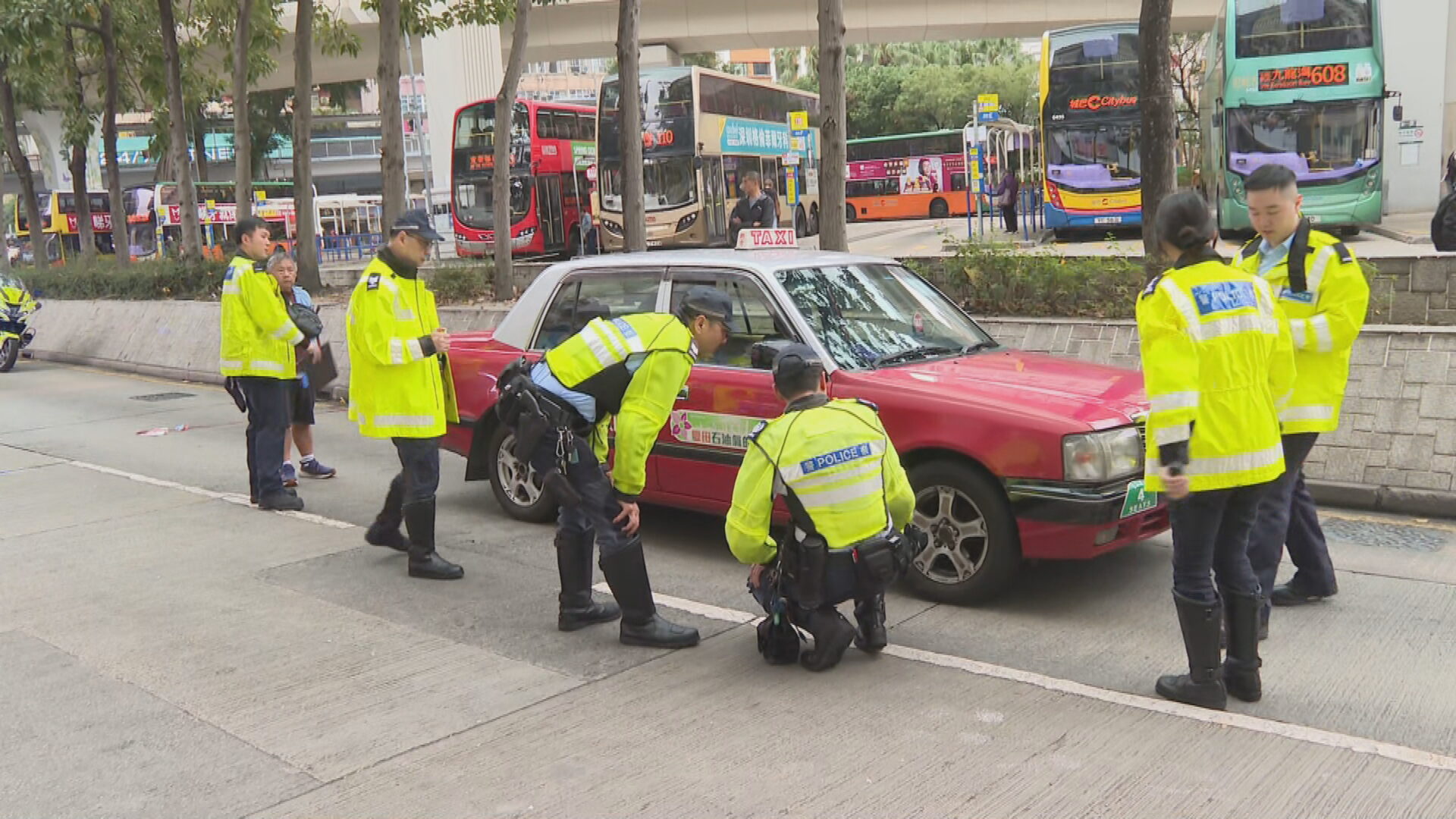 筲箕灣老婦遭的士撞傷昏迷　送院後不治