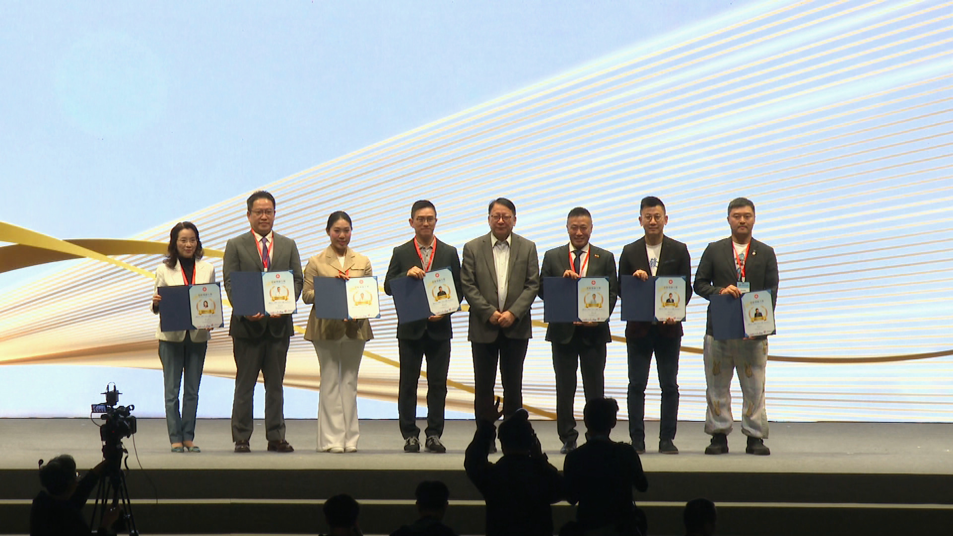 共創明Teen｜第三期4,000學員畢業　陳國基：有大公司承諾願優先聘請