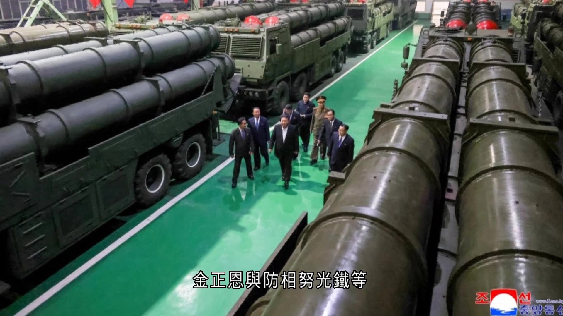 金正恩視察火箭炮系統生產情況　強調將成為主力打擊武器