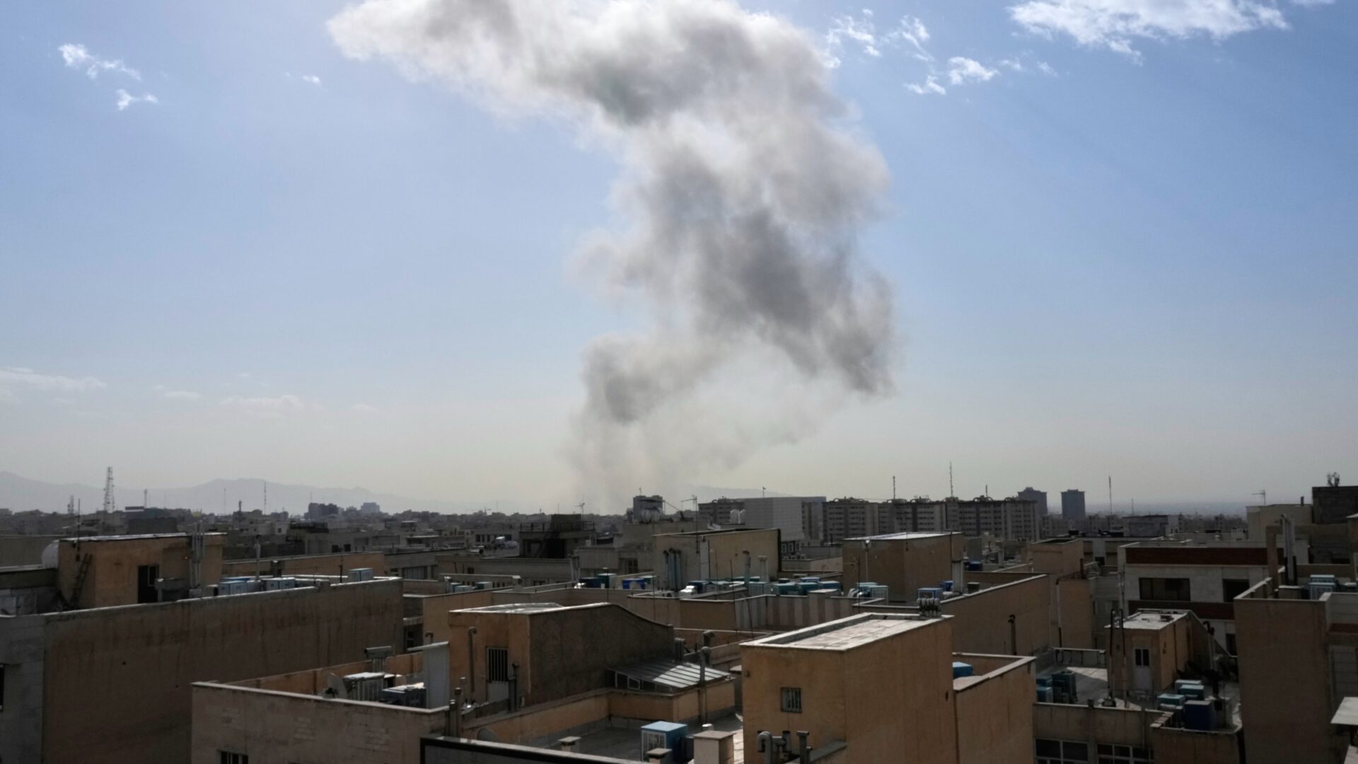 伊朗受襲｜保安局：如非必要勿赴以伊　今明多班中東航班受影響