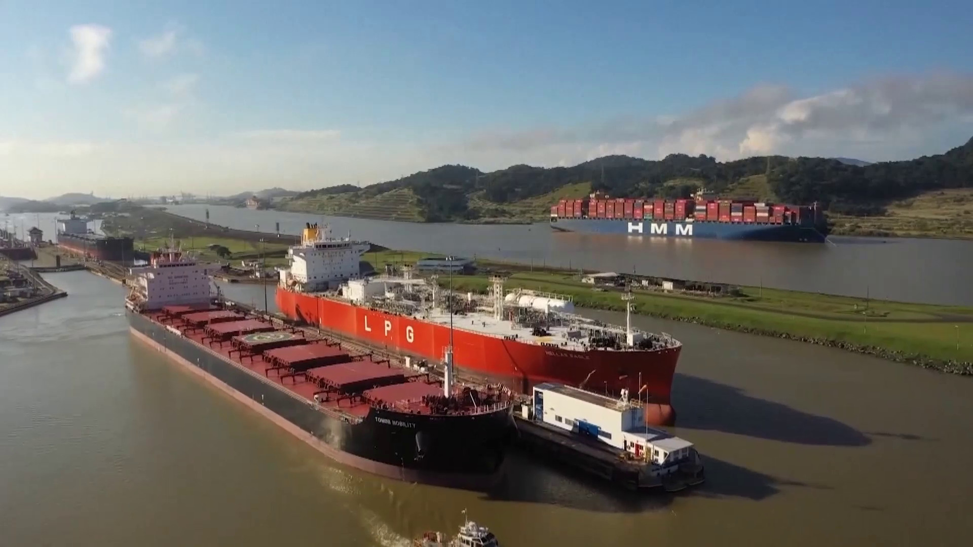 丘應樺召見巴拿馬駐港總領事　表達對裁決強烈不滿　重申港企應獲公平合理待遇