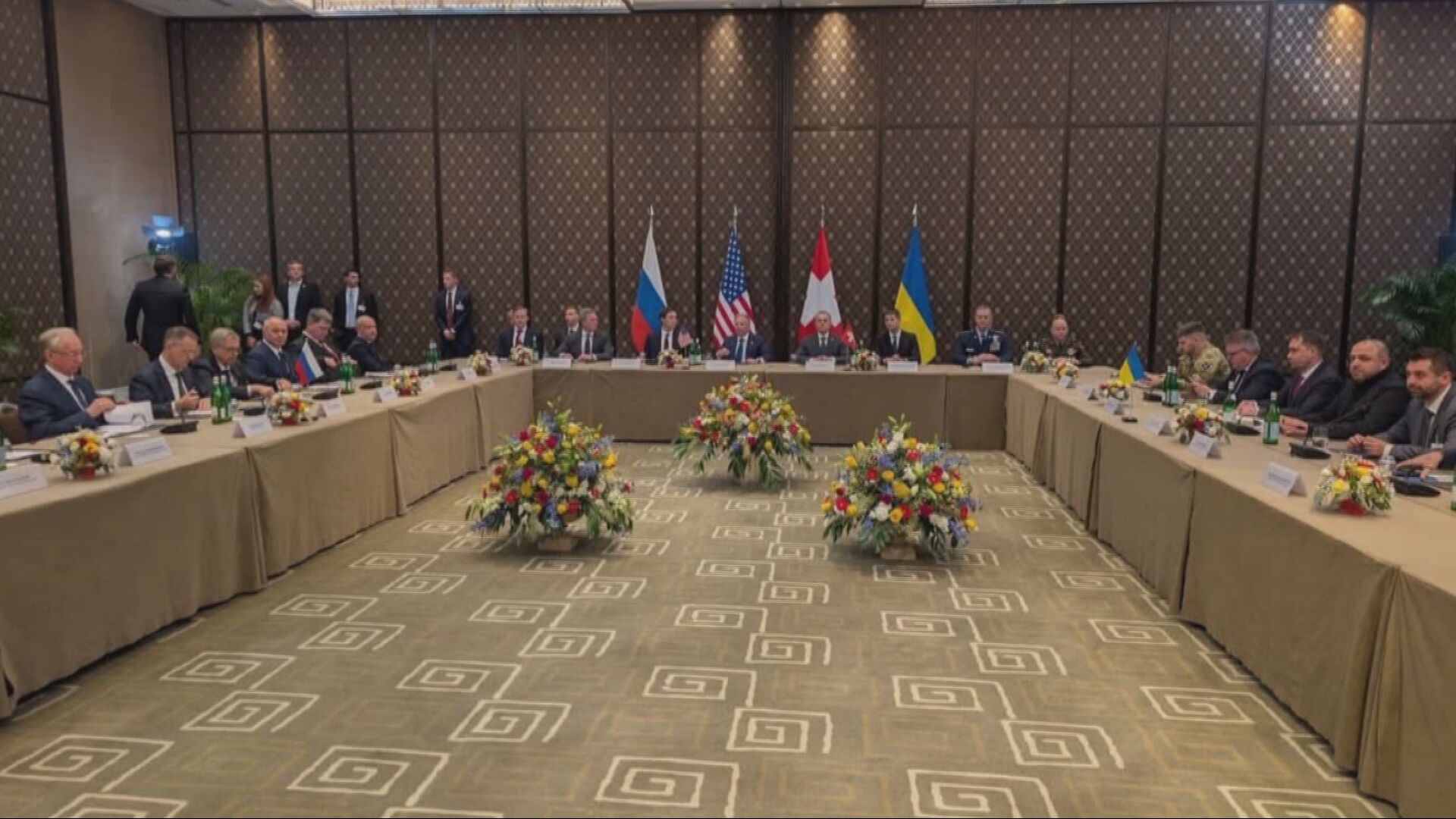 俄烏戰爭｜美俄烏再度舉行三方會談　烏指俄擬再攻擊能源設施