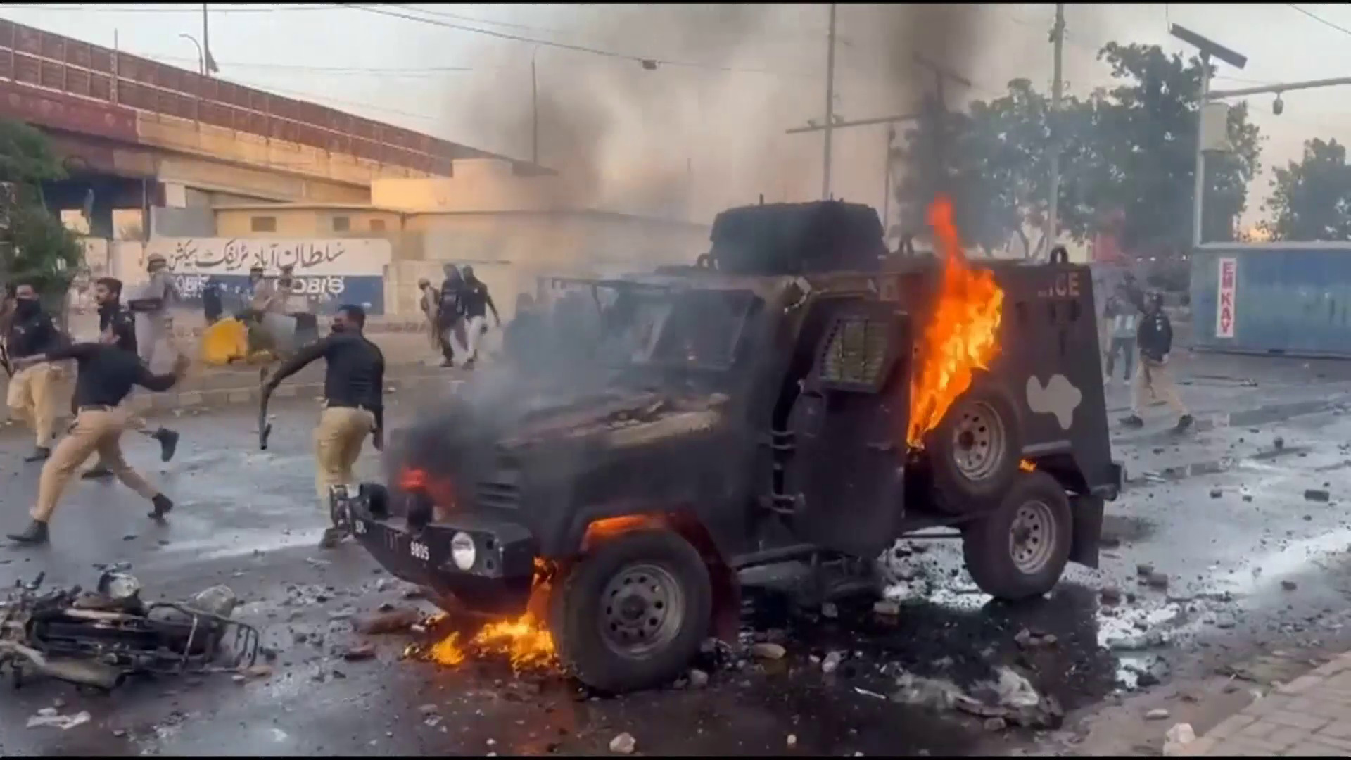 伊朗局勢｜巴基斯坦聲援伊朗示威爆衝突　至少22死120傷