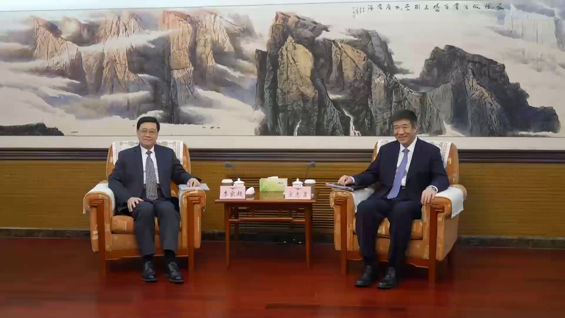 兩會｜李家超展開三日訪京行程　周四列席人大開幕