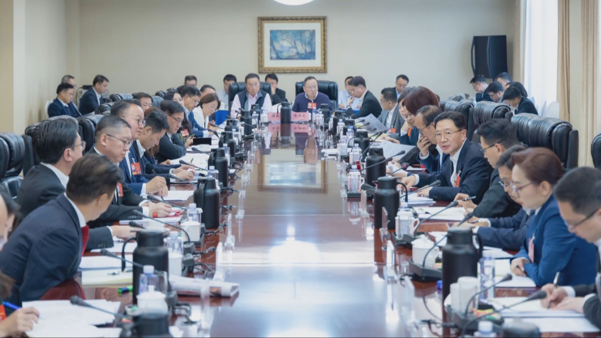 兩會｜周霽昨出席全國人大香港團會議