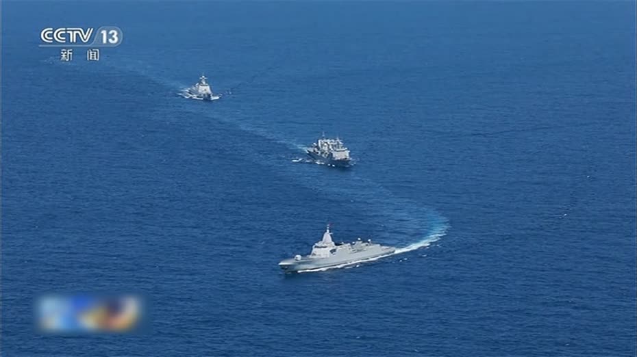 東部戰區東莞艦安慶艦進行首次海上訓練