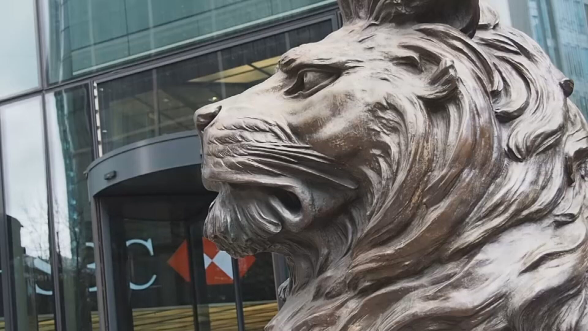 滙豐個人客戶5.1起櫃位入票每張$5、打簿每次$50　即睇新收費安排