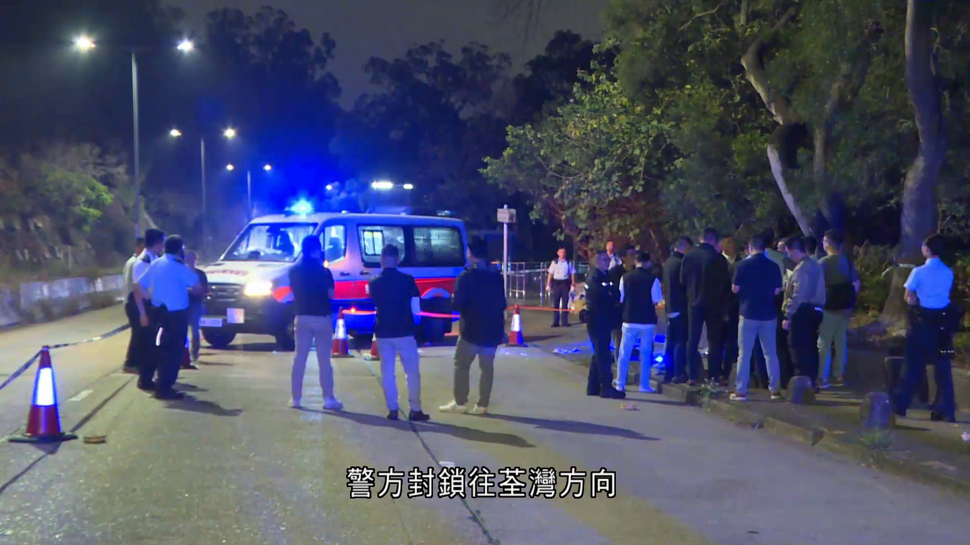 葵涌男子街頭持刀揮舞　遭警開5槍制服　胸、大腿中彈昏迷送院