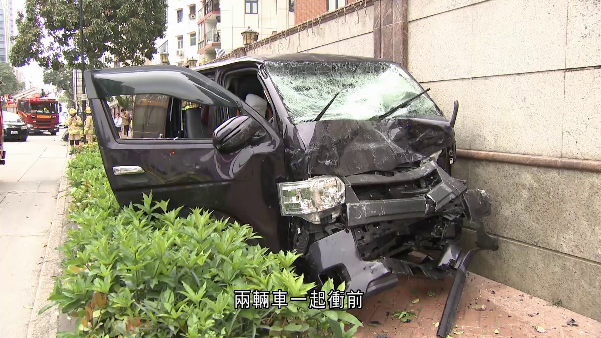 車CAM片｜九龍城客貨車遭七人車撞　剷上行人路釀4傷