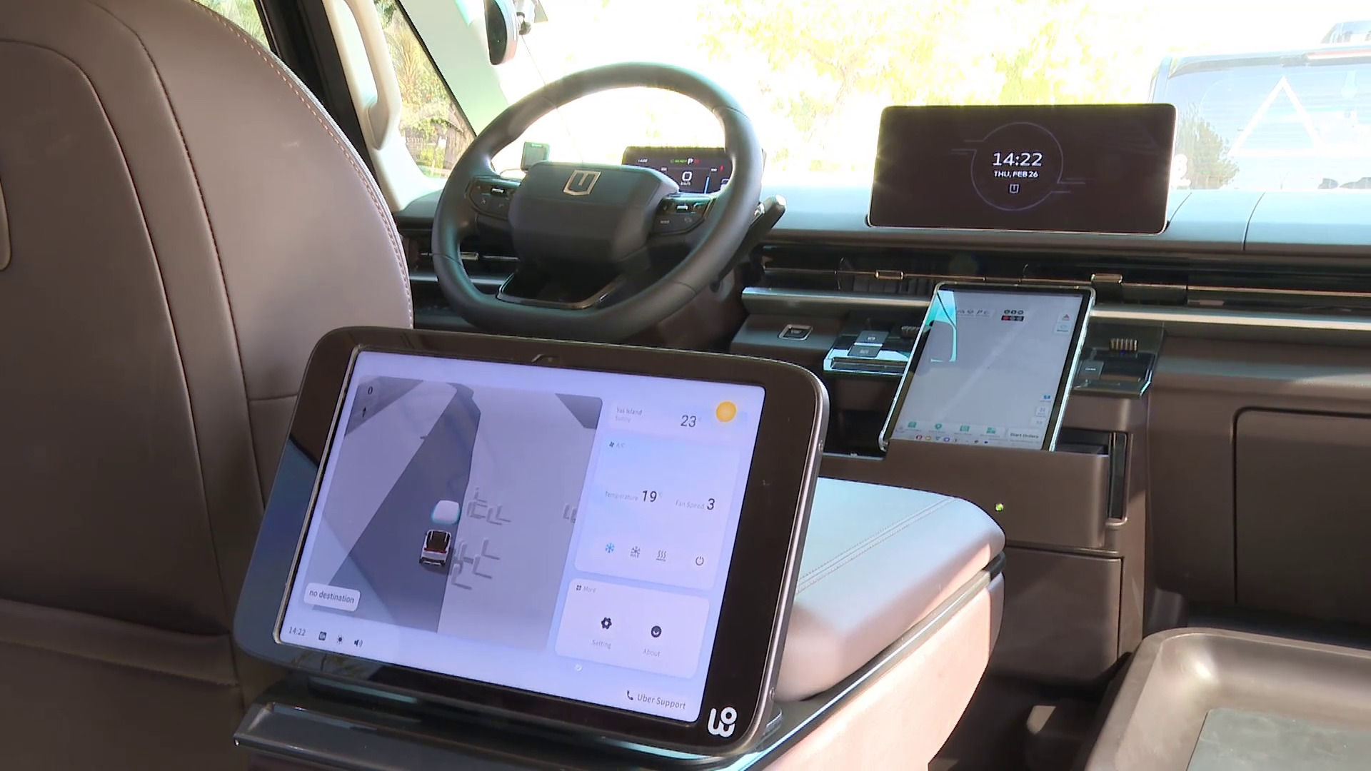 Uber擬年內在港推無人的士　記者試坐入彎軚盤卡頓　議員：的士牌照營運須「過三關」