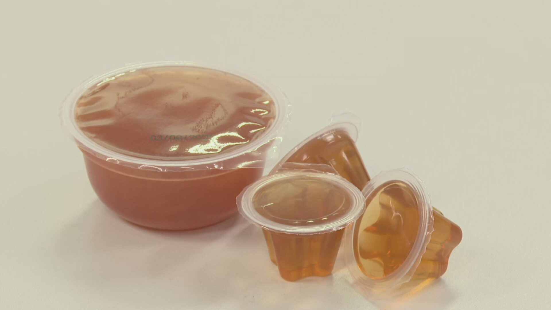 蒟蒻果凍新規今起生效　禁售45毫米以下迷你杯裝產品　違者罰款$5萬、監禁半年