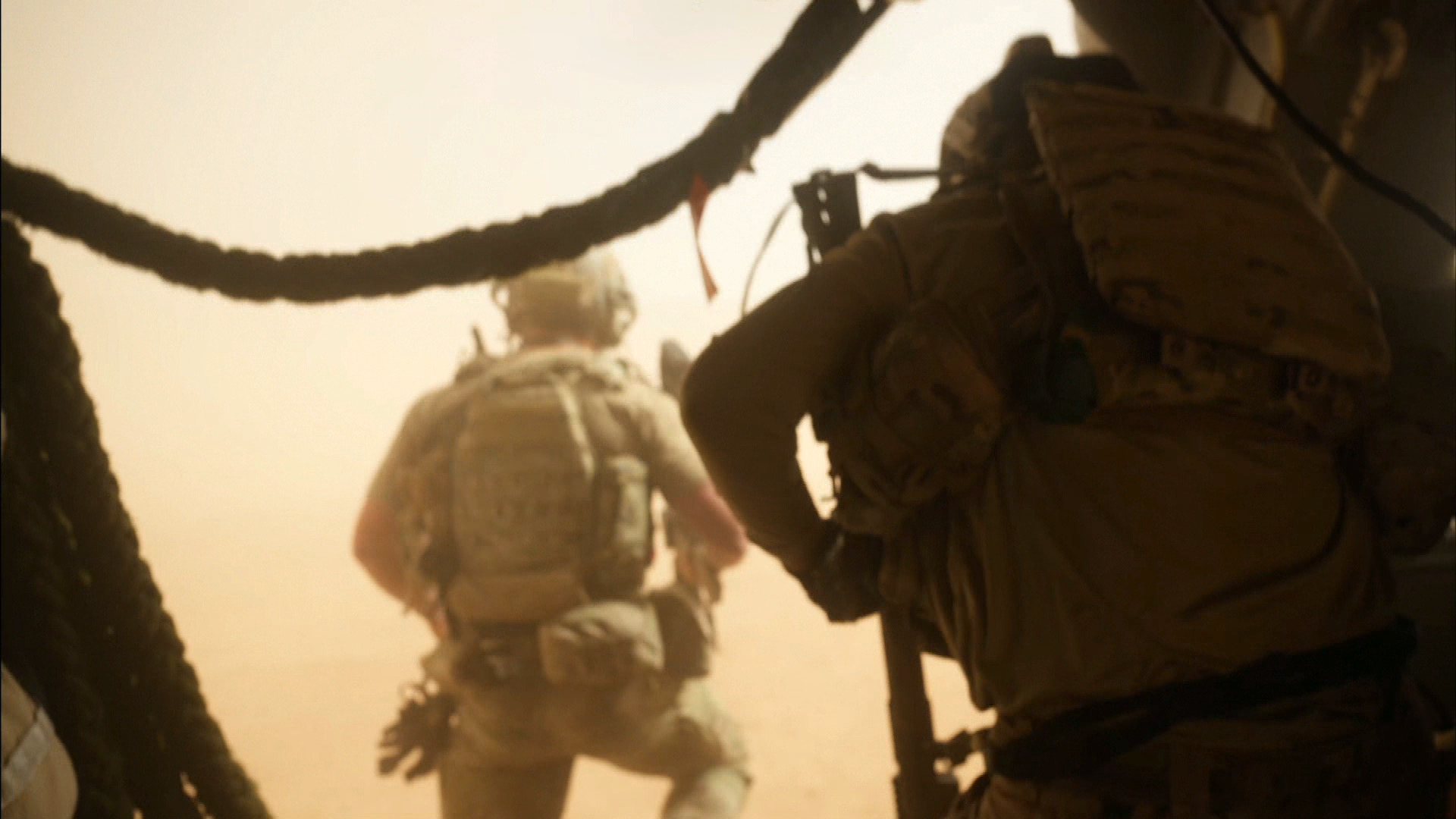 伊朗局勢｜美軍派遣傘降救援隊營救F-15E失蹤機師　料動員至少24名傘兵深入敵陣