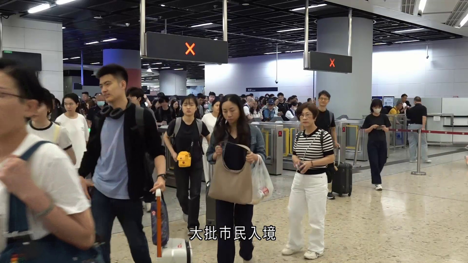 復活清明長假期｜假期最後一日　西九高鐵站人流漸多　入境處料67.1萬人次陸路入境