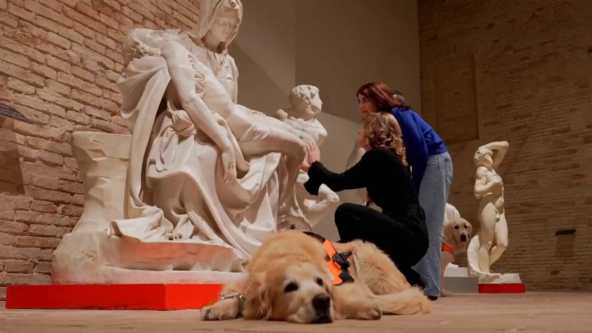 意大利博物館打破禁忌　展出逾200件藝術品供觸摸　視障人士可以指尖「看」世界