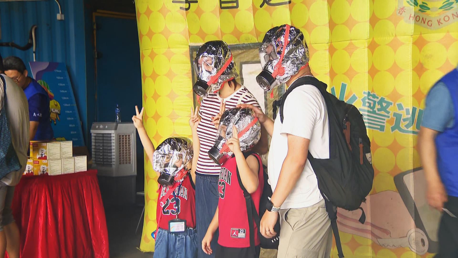 消防及救護學院開放日　市民體驗模擬火場學習逃生　讚消防員捨己為人