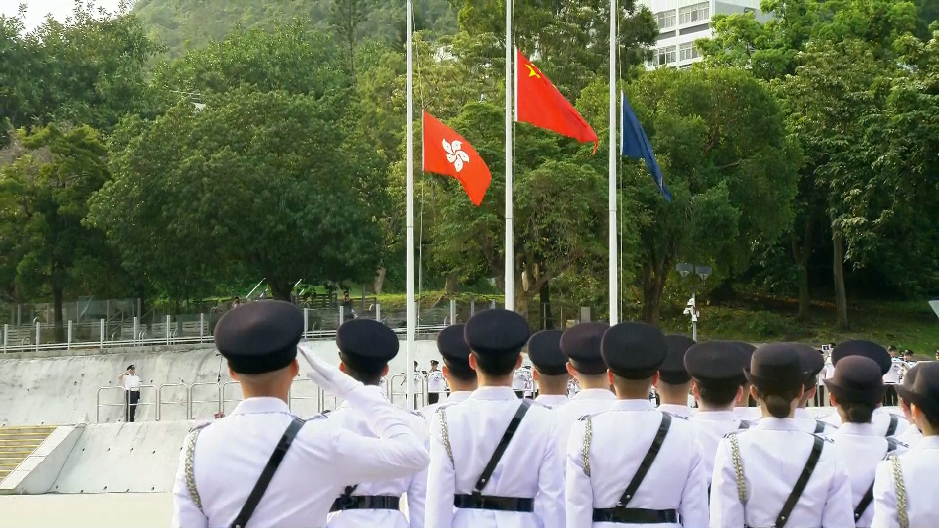 國安教育日｜保安局率紀律部隊舉行升旗儀式　陳國基：多管齊下鞏固國安防護體系