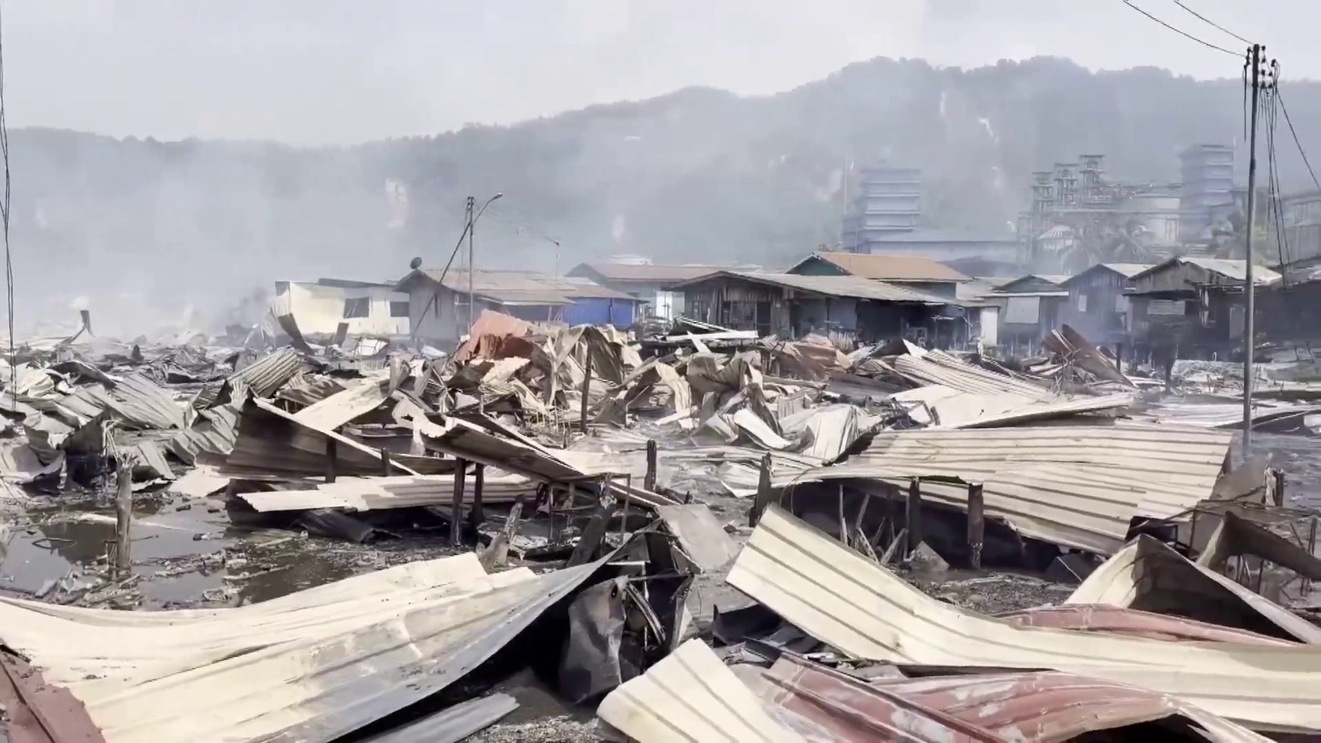 馬來西亞沙巴水上棚屋大火　過千屋焚毀、逾九千人流離失所