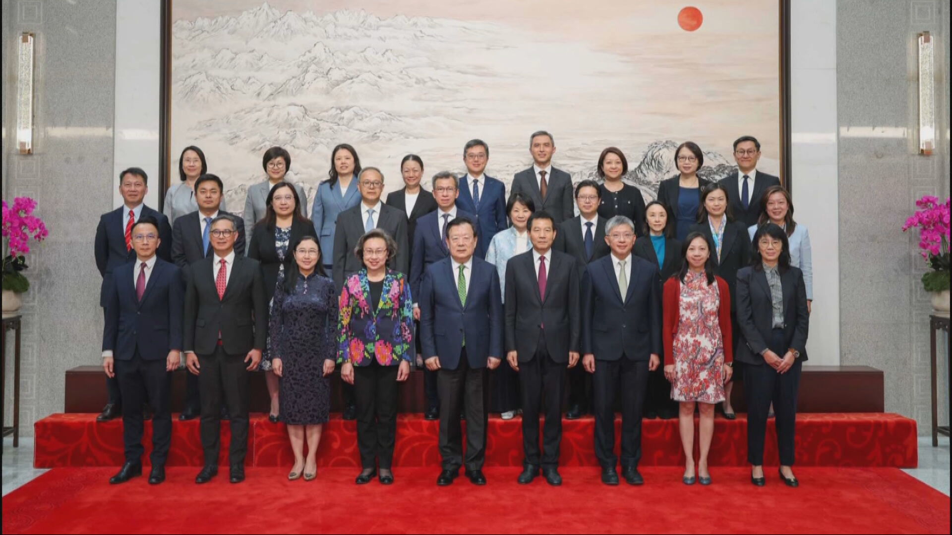 夏寶龍接見特區常秘及部門首長研修班　楊何蓓茵：感謝對方肯定公務員工作