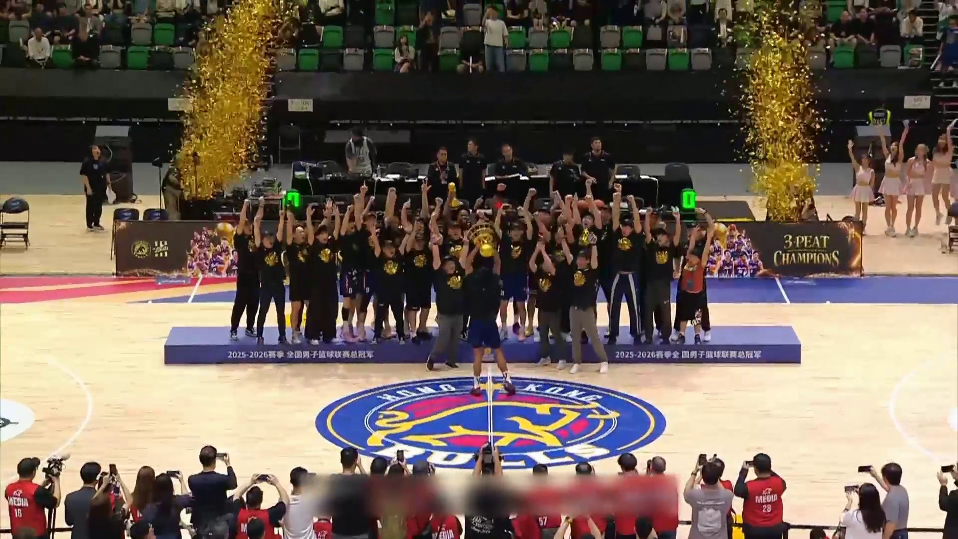 NBL｜香港金牛3比0橫掃上海玄鳥　主場捧盃、完成三連霸