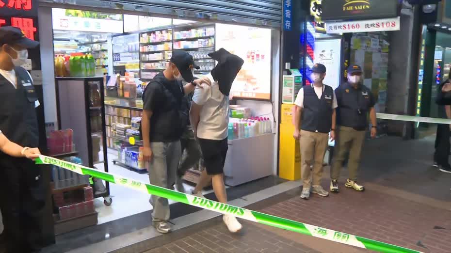 旺角藥房涉虛假「買一送一」優惠　誤導高價購買磨粉蟲草　39歲店員被捕