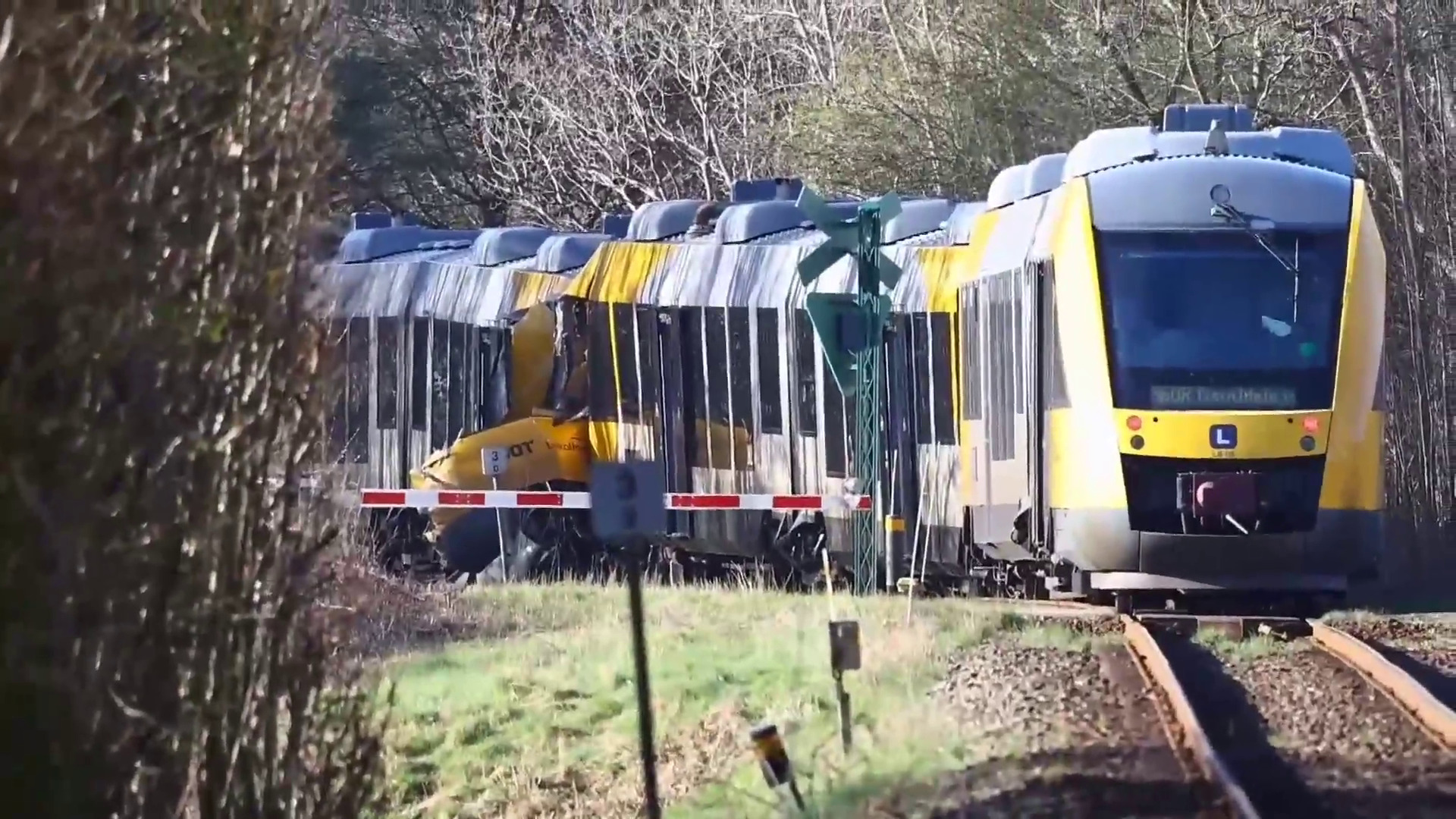 丹麥兩列火車迎頭相撞　至少17人傷　部分傷勢嚴重