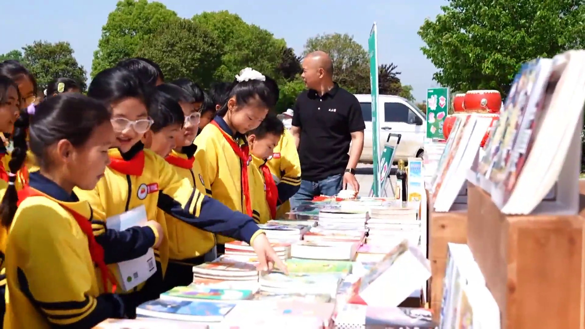 內地舉行首個全民閱讀活動周　多地舉辦閱讀推廣活動