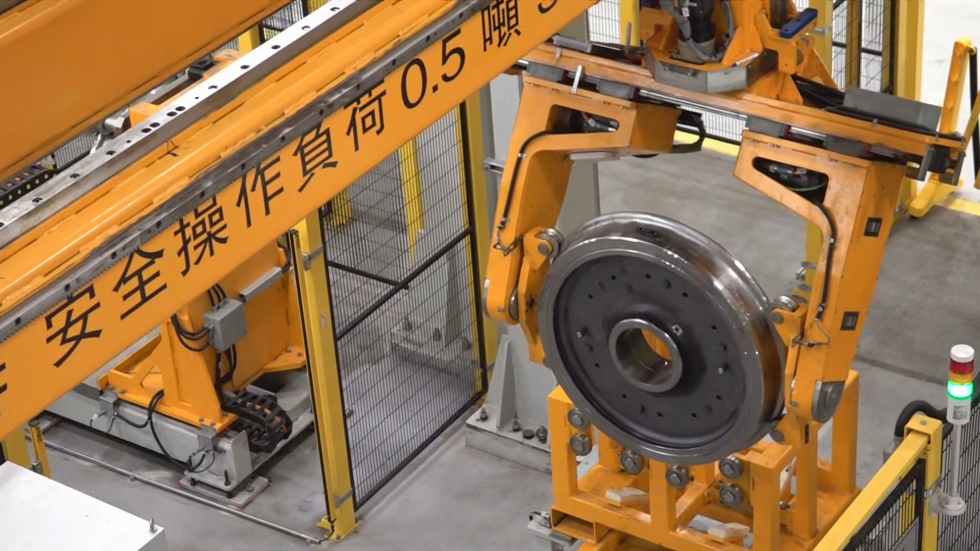 港鐵「綜合輪對維修中心」落成　換轆由以日計減至約10小時