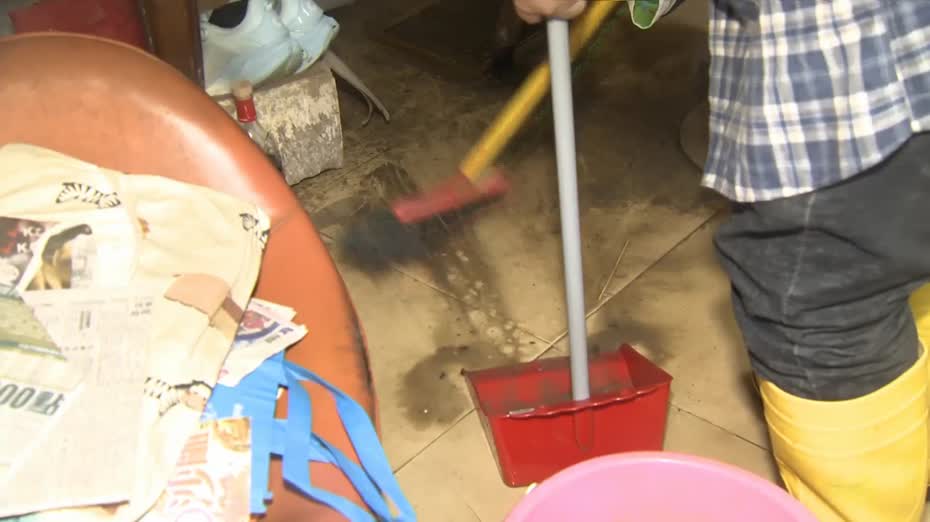 暴雨｜上水古洞坑頭村水浸　村民：遇過最嚴重一次　所幸預先墊高電器損失不多