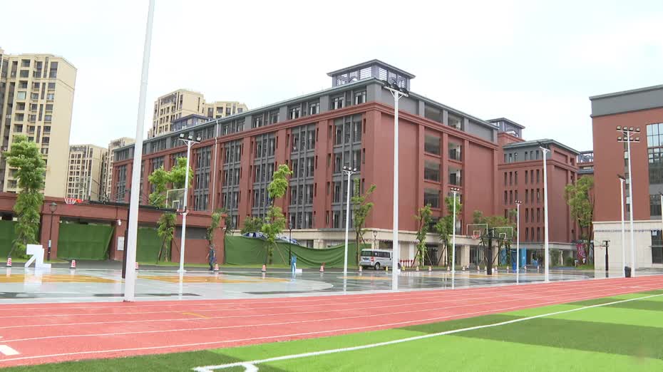 發布「底線要求」：全面加強中小學校標準化建設及配備