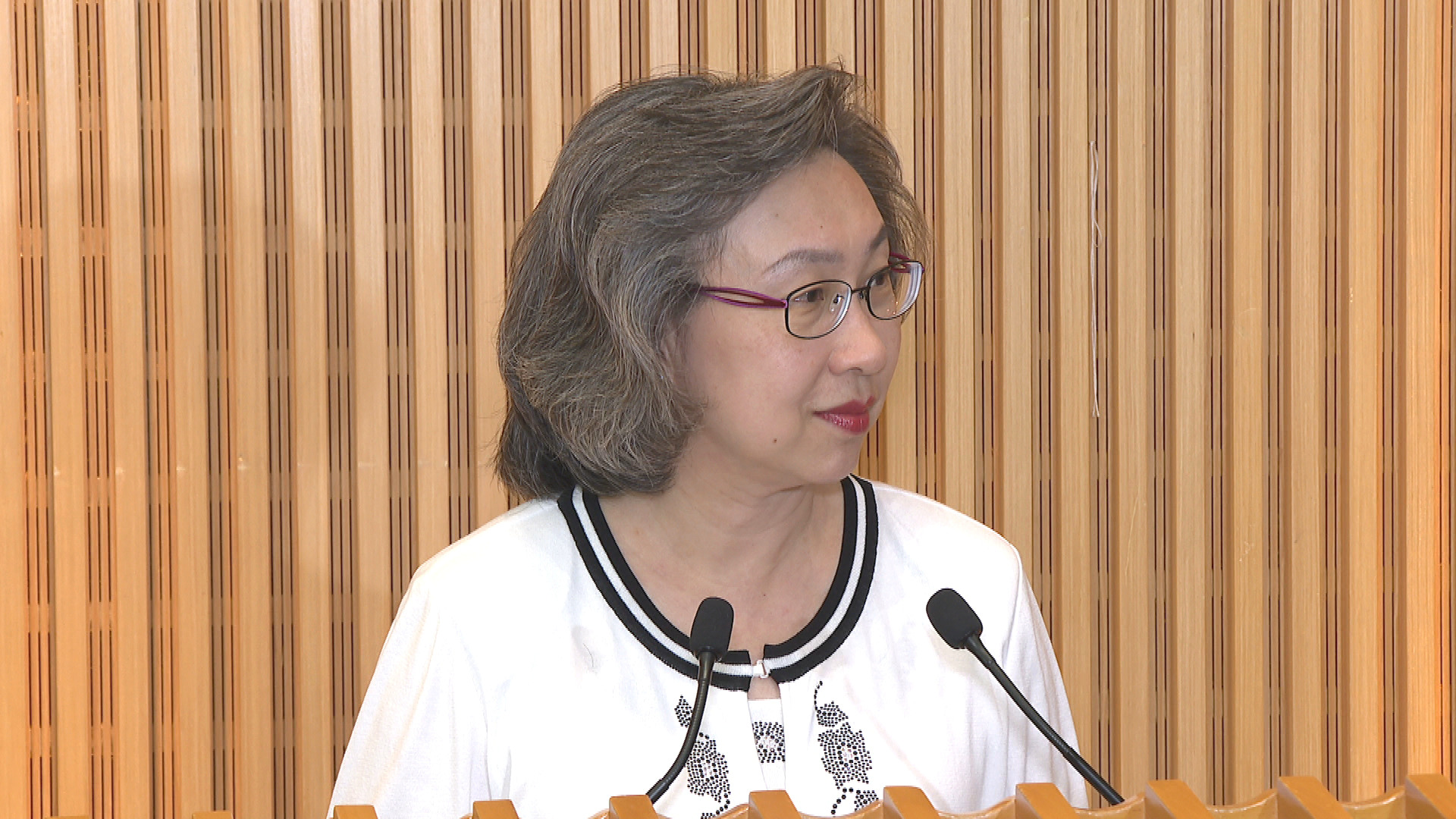 公務員｜政府提出劃一加薪2%、追溯至4月1日　楊何蓓茵：考慮地緣政局不明朗作財務承擔