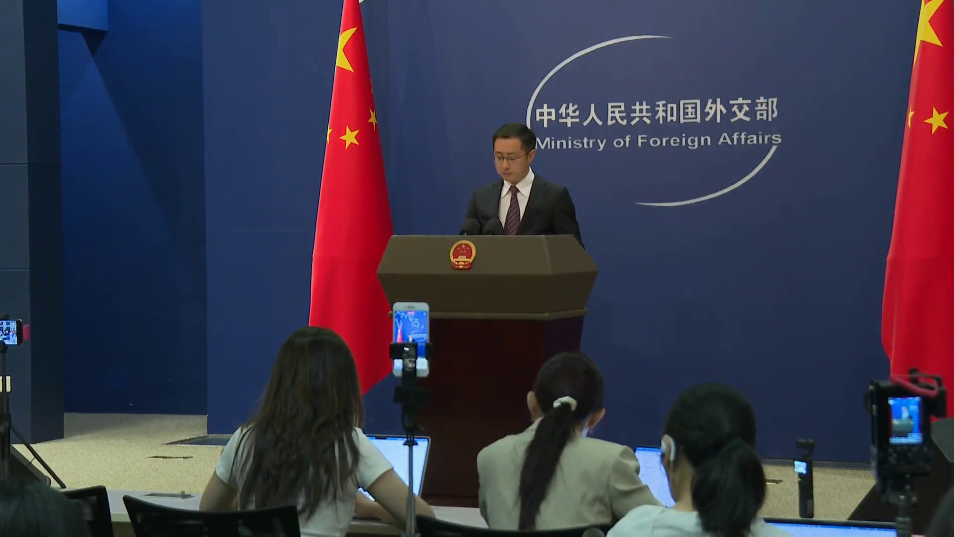 美國指控中國用假網站誘軍政人員洩密　中方：反對無事實依據抹黑
