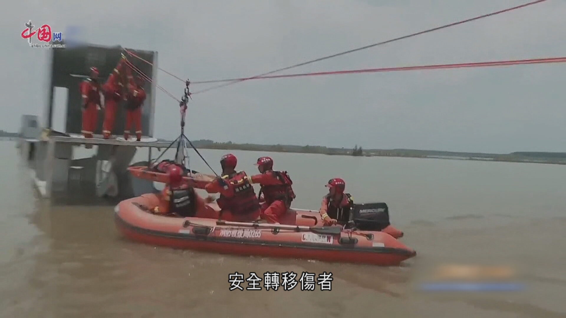 湖北荊州舉行特大洪水防汛抗洪演習
