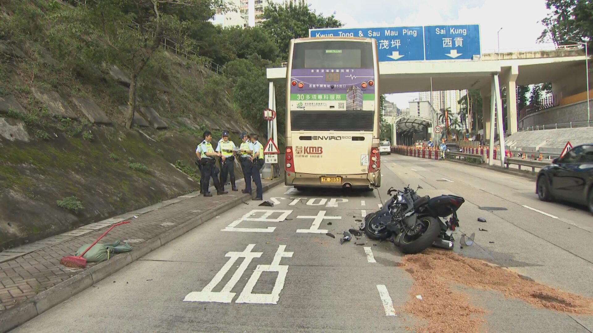 新清水灣道致命車禍　電單車撞九巴車尾　鐵騎士送院搶救不治