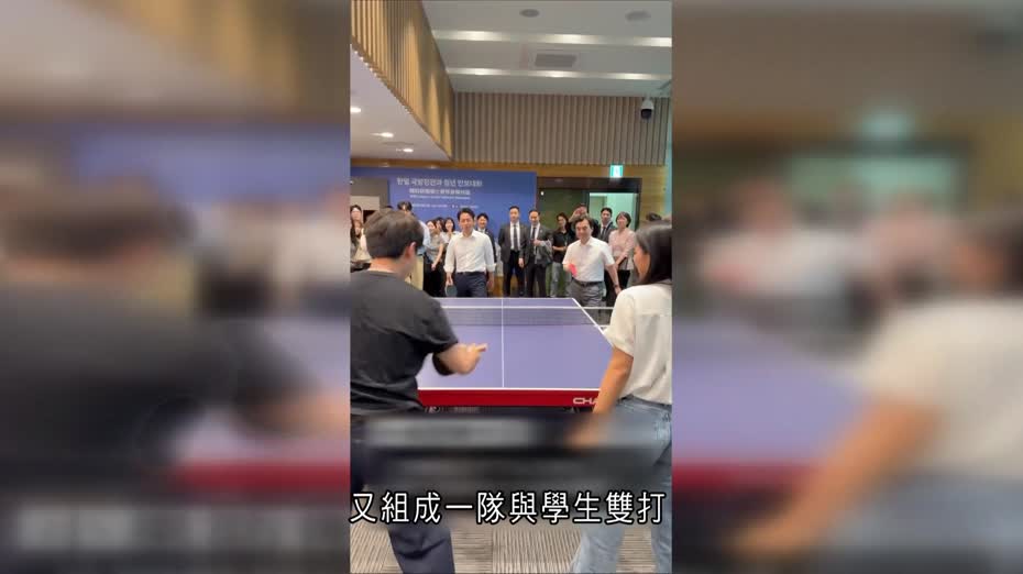 小泉訪韓晤防長安圭伯　切磋乒乓球技