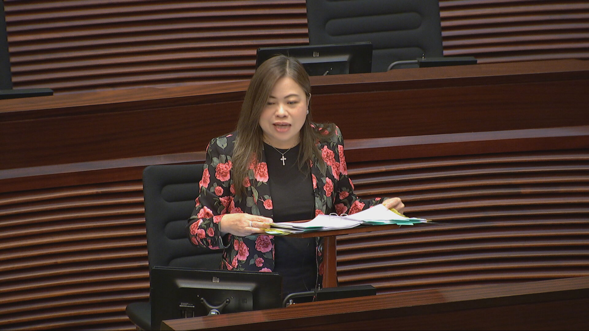 羅淑佩：續推廣香港作為「一程多站」門戶　指啟德體育園帶來實質經濟效益