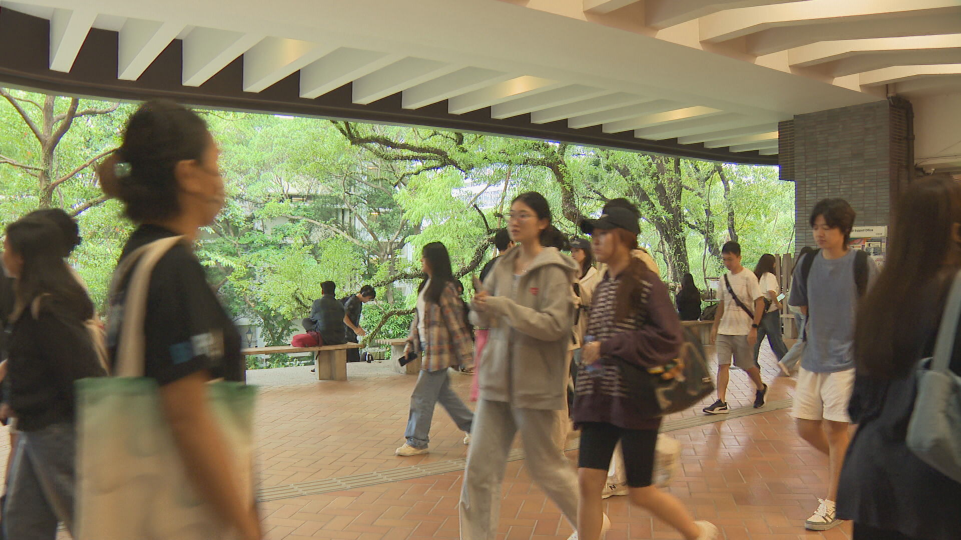 施政報告｜推「三萬青年職位及實習計劃」　政府承擔部分薪金聘用初入職青年