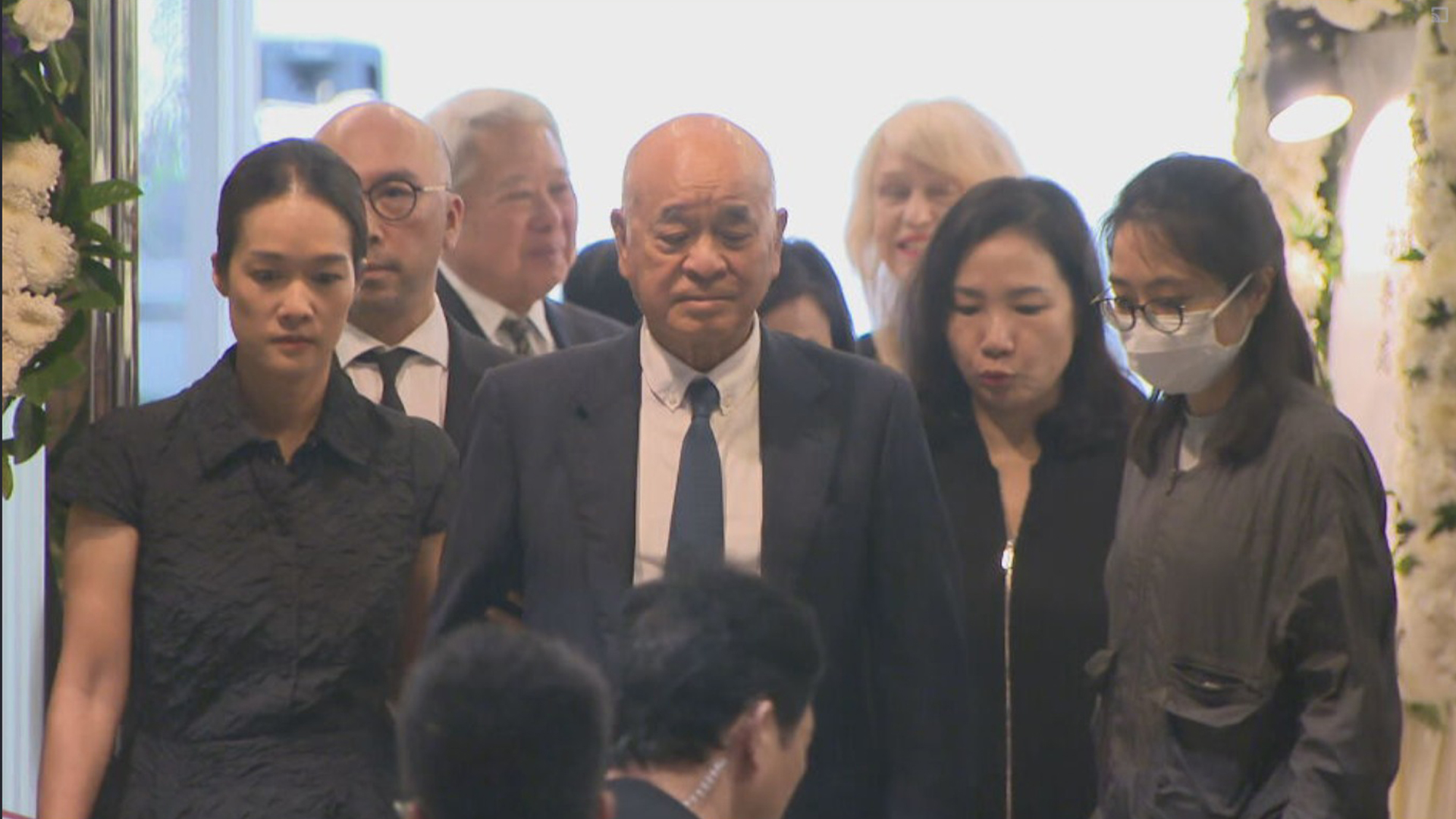 董建華設靈｜鄭家純等政商界及高教界到場致哀　張宇人感激當年獲提攜