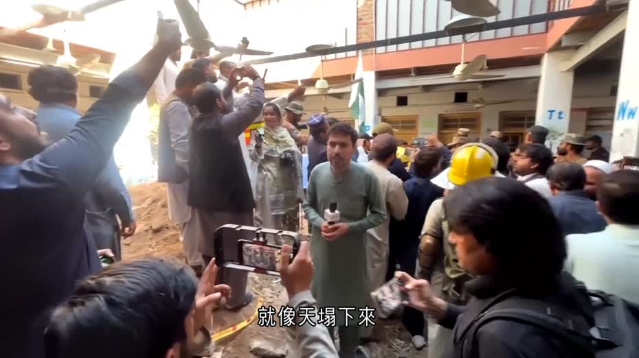 巴基斯坦學校屋頂倒塌釀34師生亡　倖存教師：像天塌下來　校舍負責人被捕