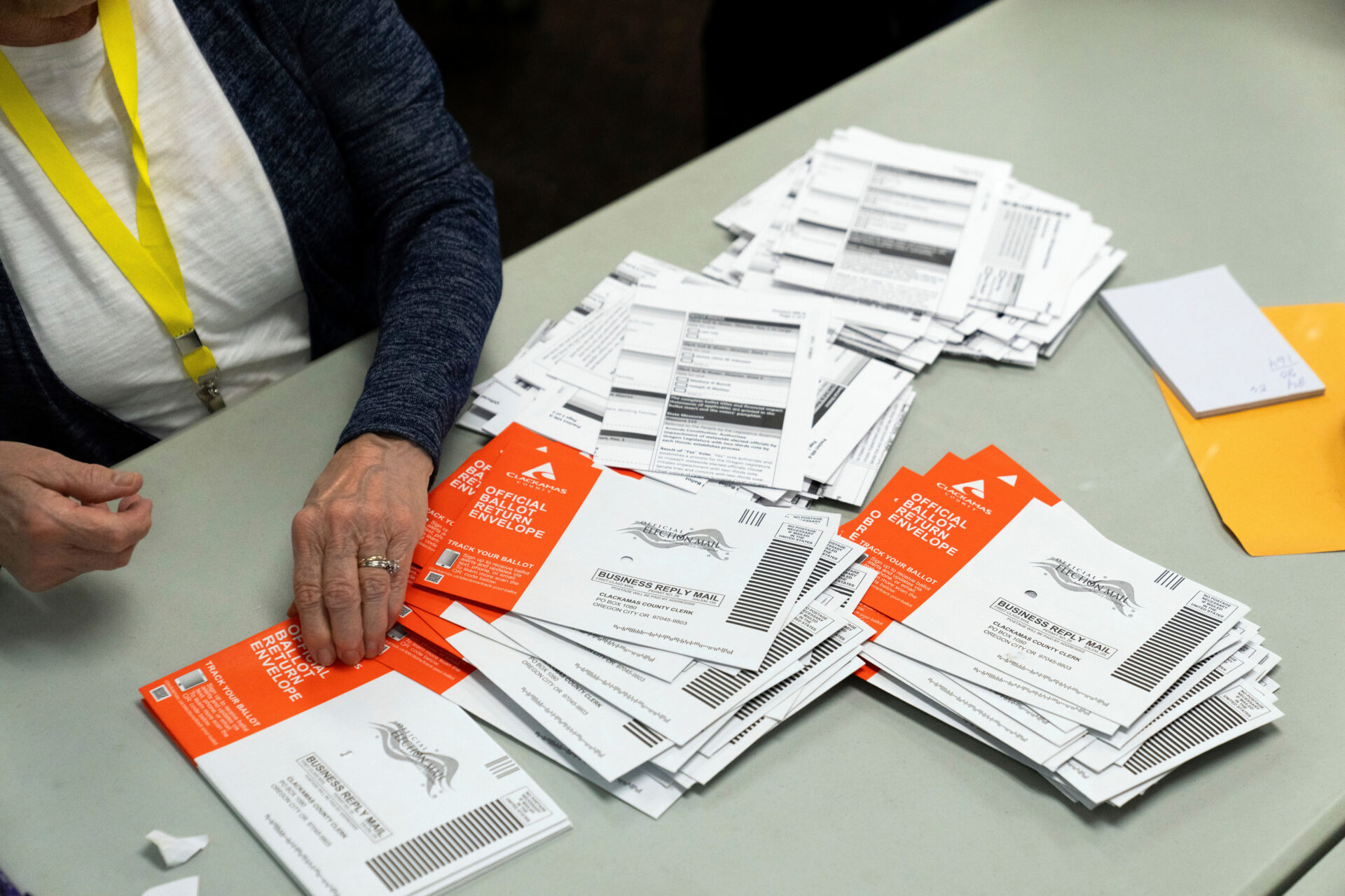 美國上訴法院拒頒令禁止加州官員點算非公民選票